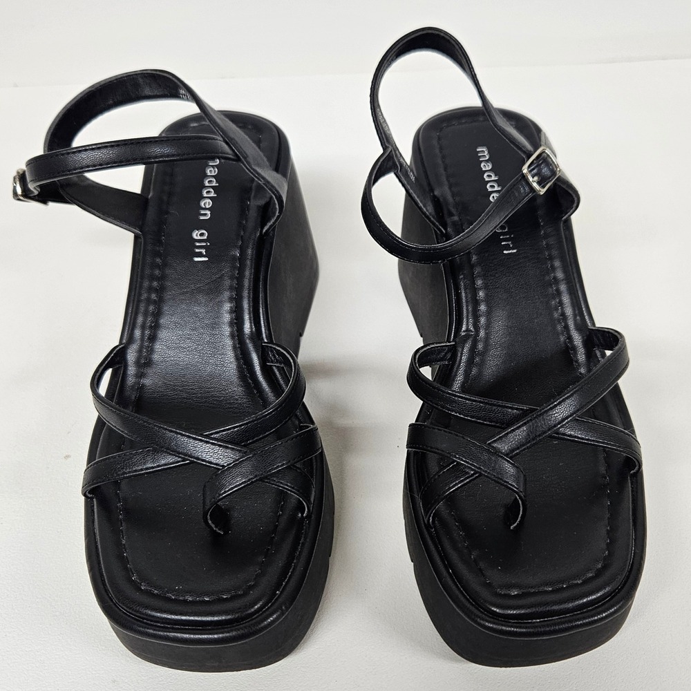 Madden Girl Vaultt Black Platform Wedge Sandals Toe Loop Strappy Y2K Womens 7M